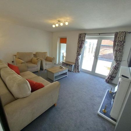 Leominster 3 Bedroom House Parking Garden Private Extérieur photo