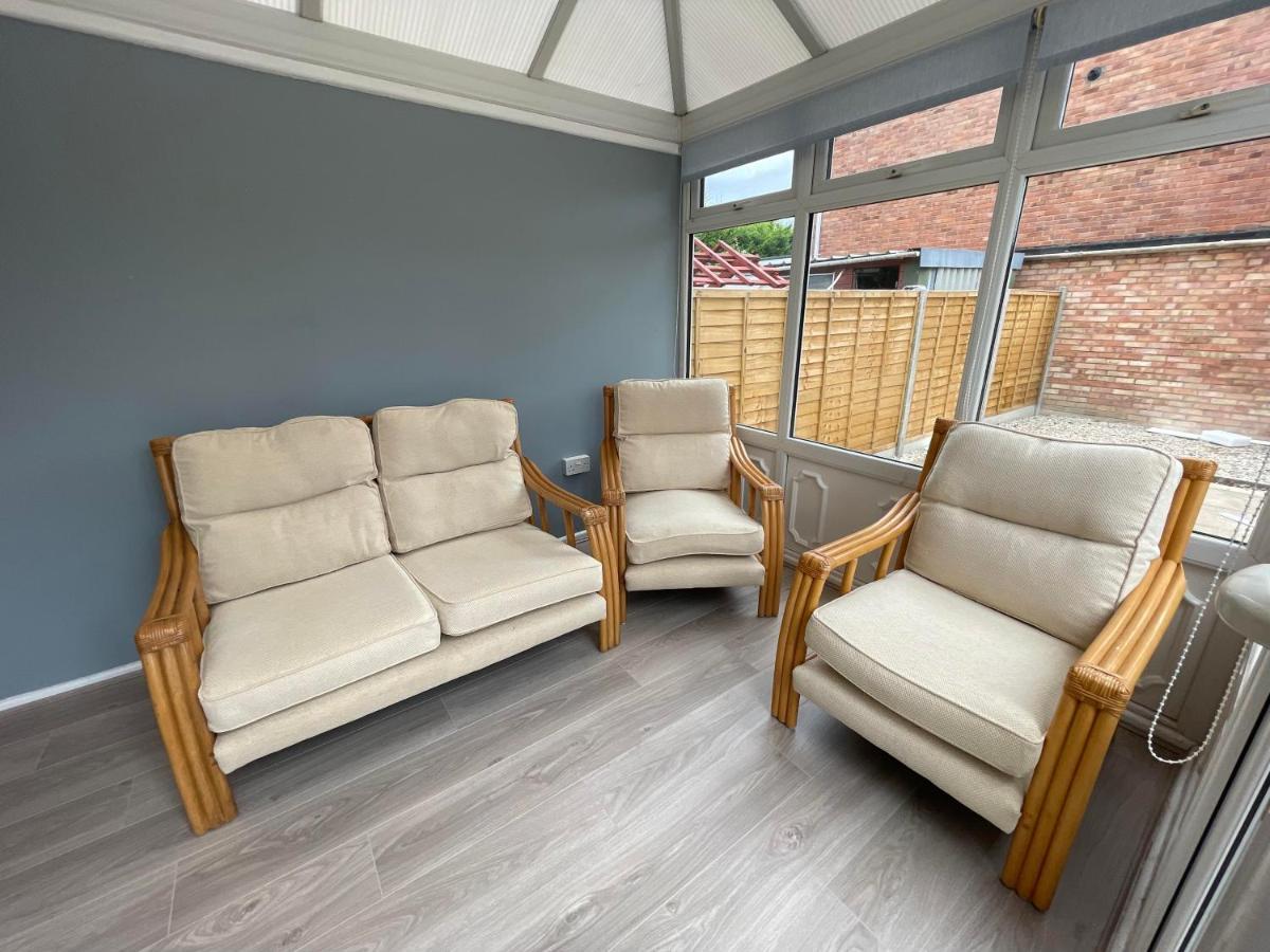 Leominster 3 Bedroom House Parking Garden Private Extérieur photo