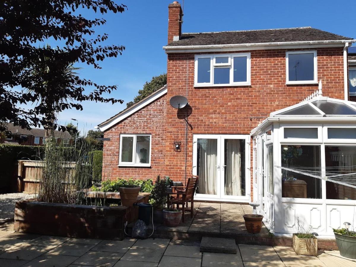 Leominster 3 Bedroom House Parking Garden Private Extérieur photo