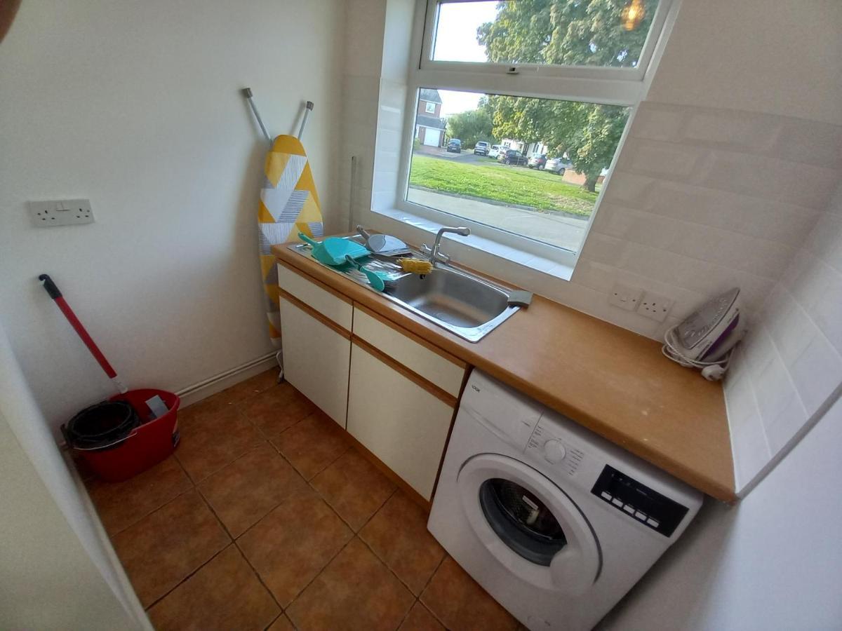 Leominster 3 Bedroom House Parking Garden Private Extérieur photo