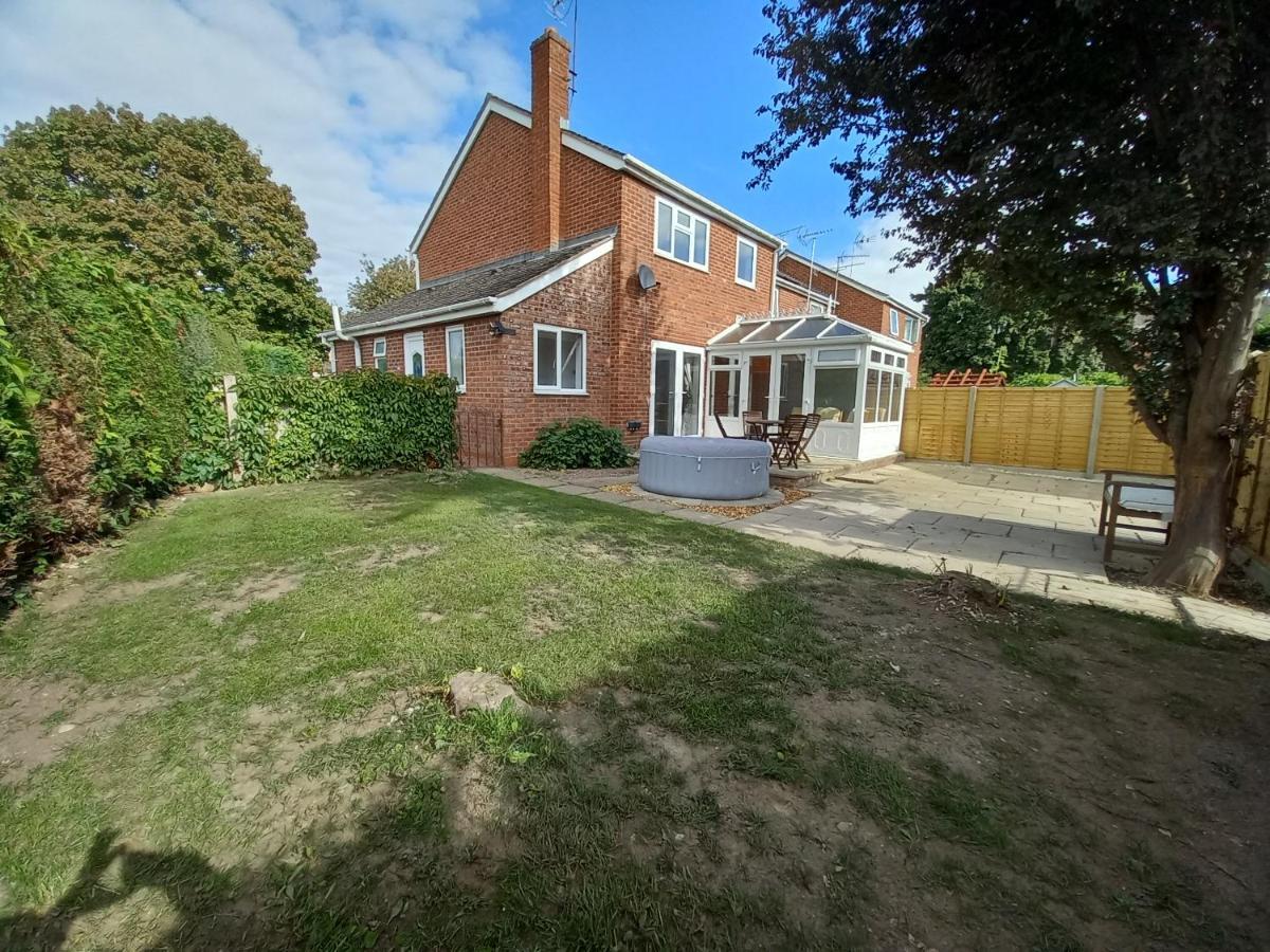 Leominster 3 Bedroom House Parking Garden Private Extérieur photo